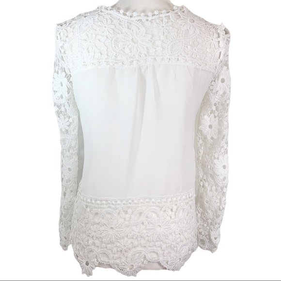 🎀White Sheer / Crochet Floral Dressy Top - Picture 7 of 8